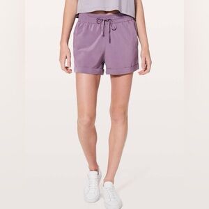 Lululemon spring break away shorts size 6